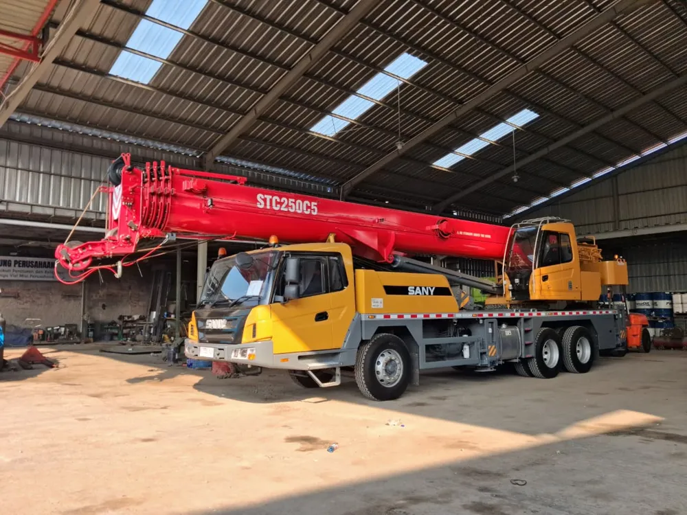 Mobile crane Sany milik KCS